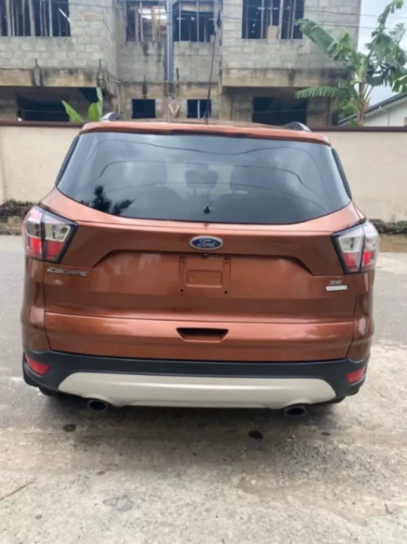 Ford Escape   - 2017