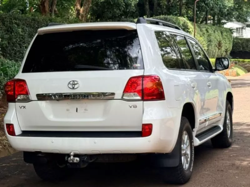Toyota Land Cruiser VX   - 2015
