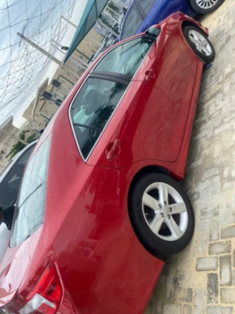 Toyota Camry   - 2013