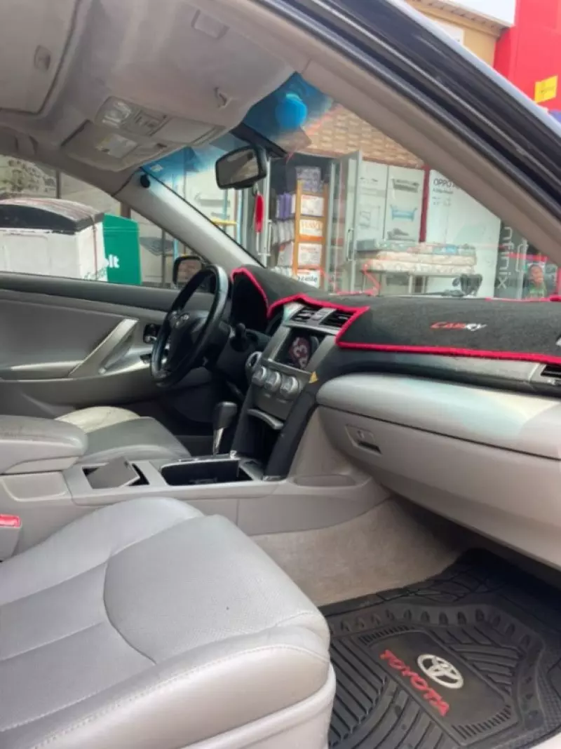 TOYOTA Camry - 2011