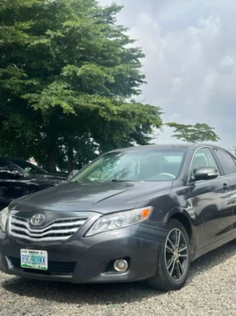 TOYOTA Camry - 2009