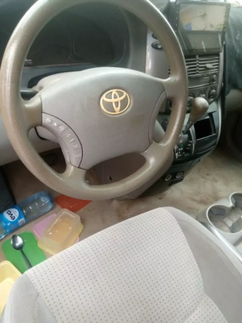 TOYOTA Sienna   - 2008