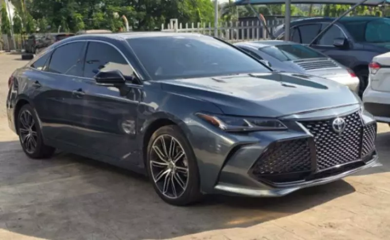 Toyota Avalon   - 2022
