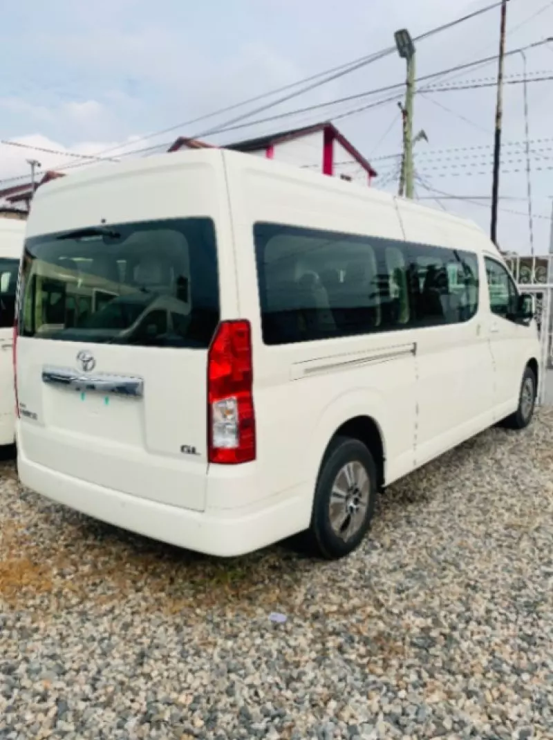 Toyota Hiace   - 2025