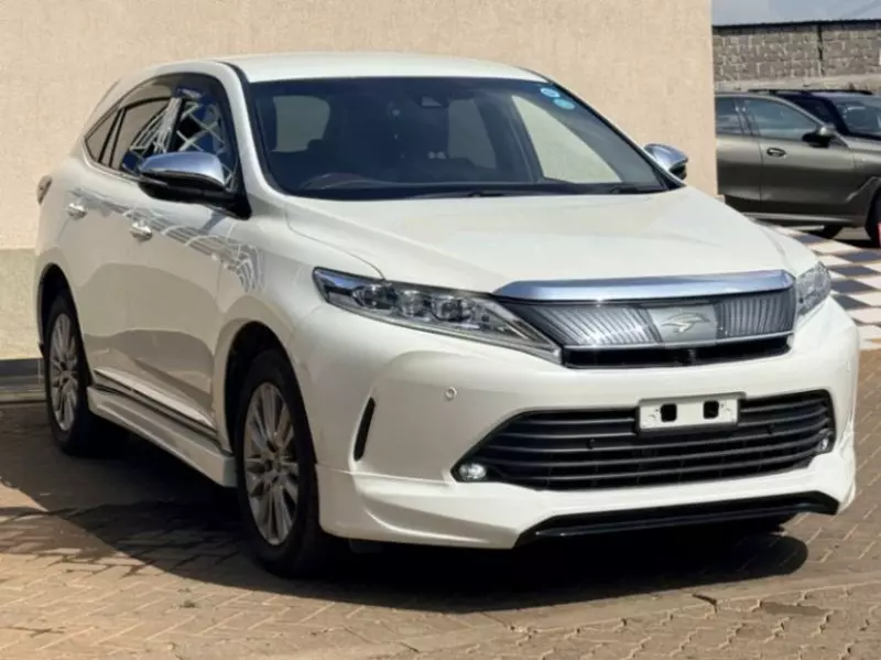 Toyota Harrier   - 2018