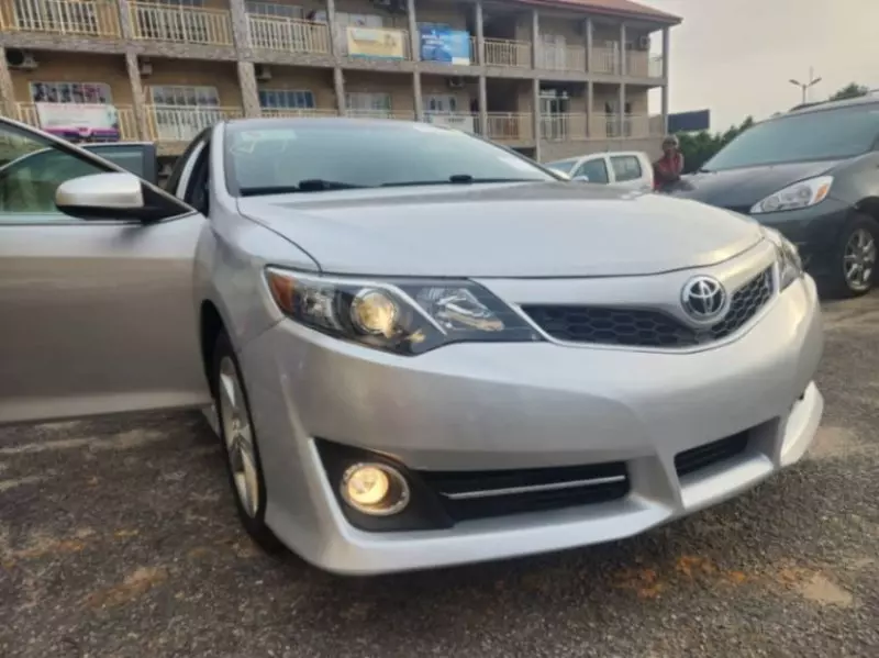 Toyota Camry   - 2014