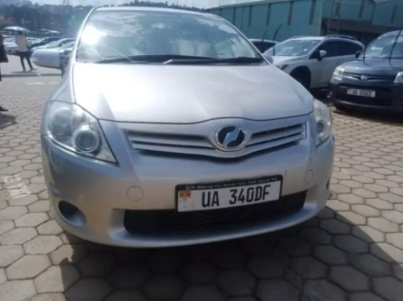 Toyota Auris   - 2011