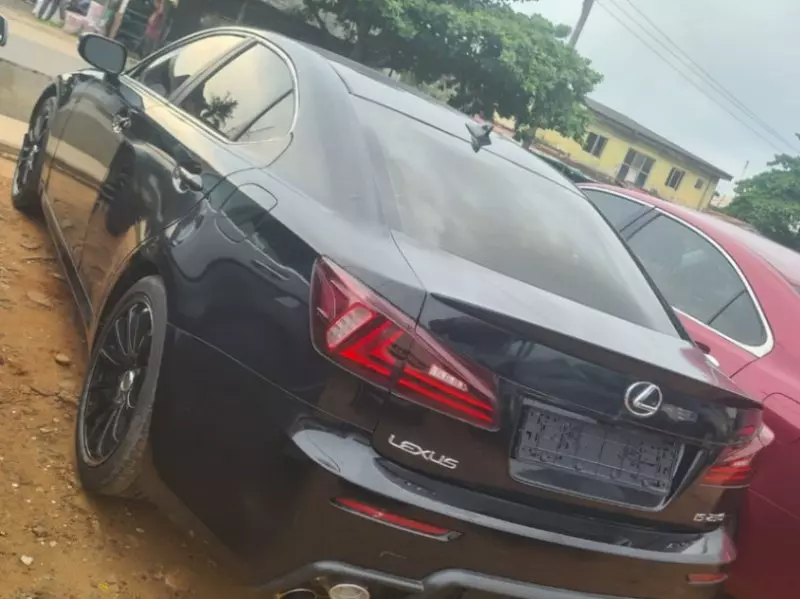 Lexus IS   - 2009