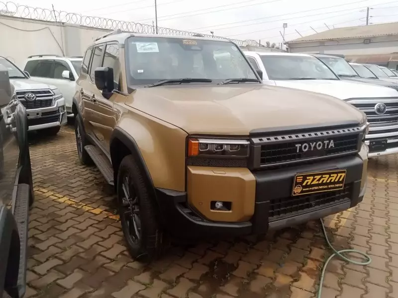 Toyota Landcruiser Prado - 2023