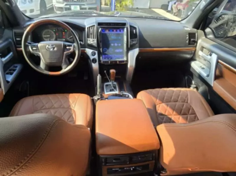 Toyota Land Cruiser   - 2014