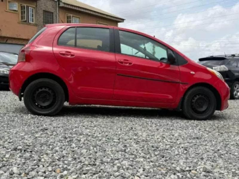 TOYOTA Yaris   - 2007