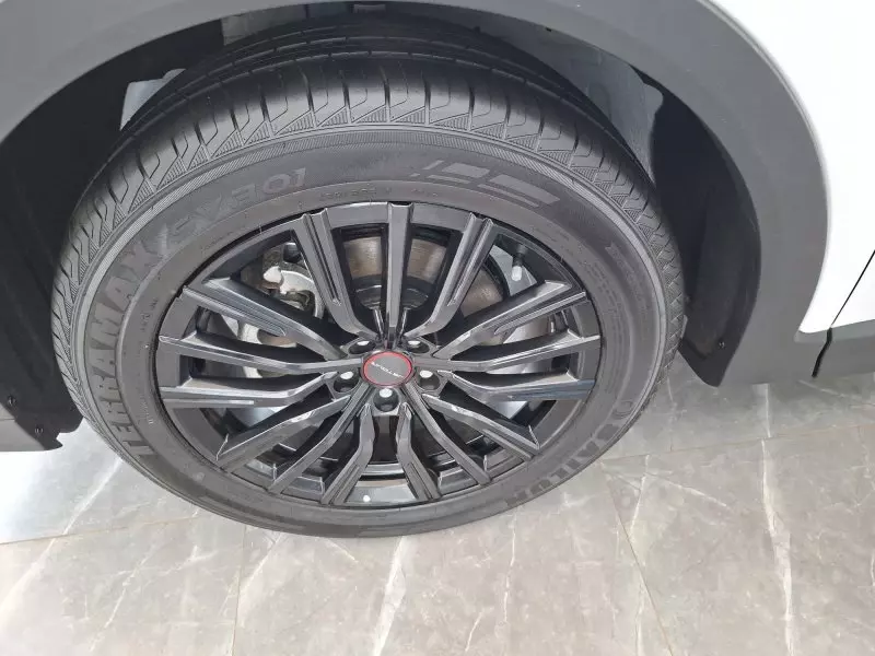JETOUR X70 Plus   - 2024