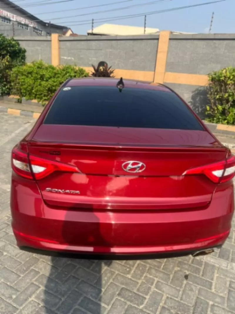Hyundai Sonata   - 2016