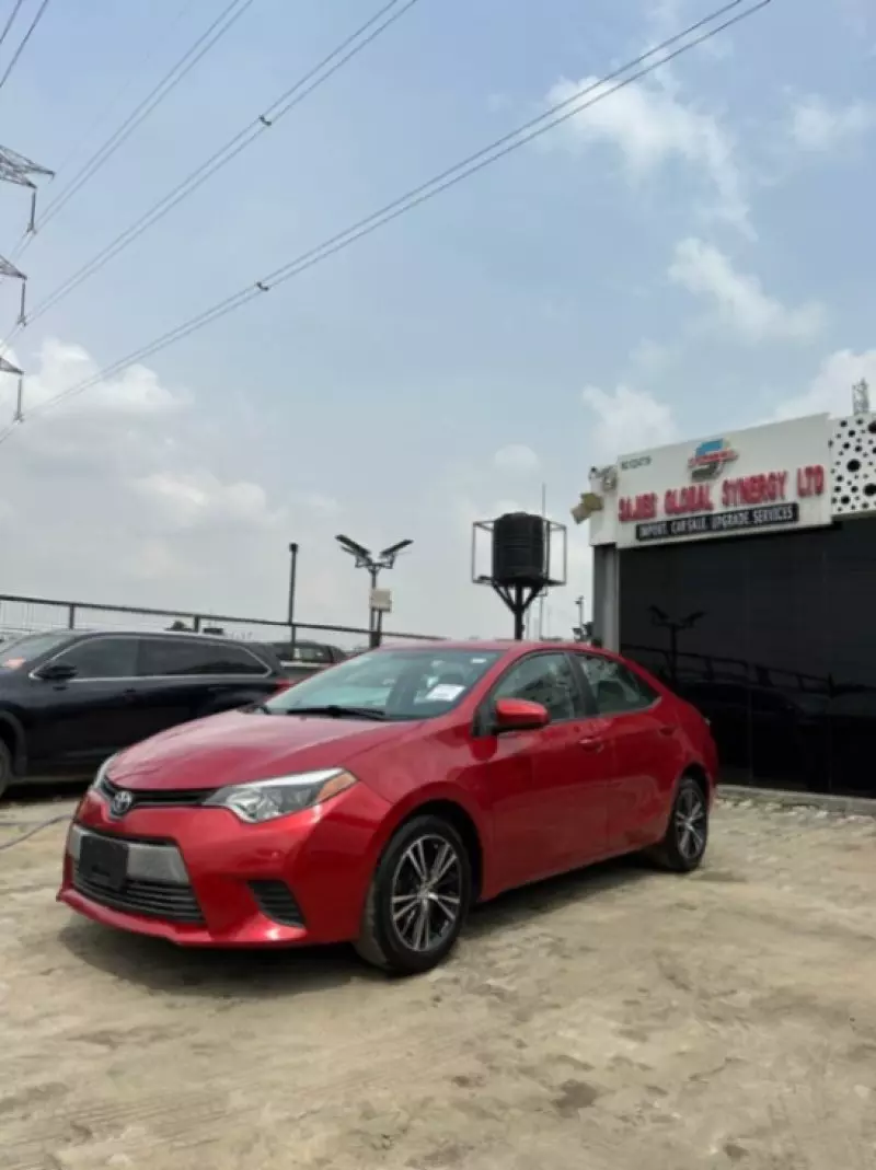 Toyota Camry   - 2015