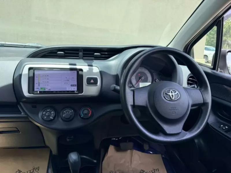 Toyota Vitz   - 2015