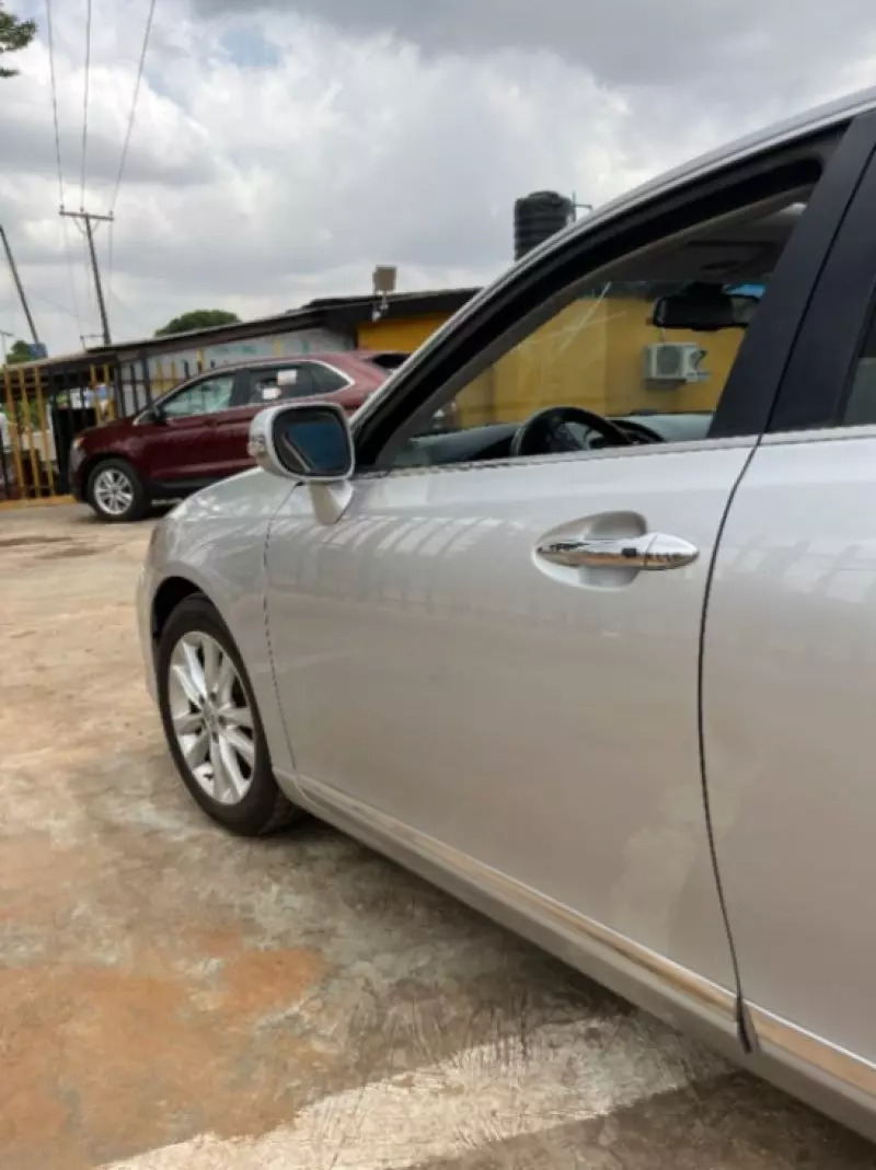Lexus ES   - 2012