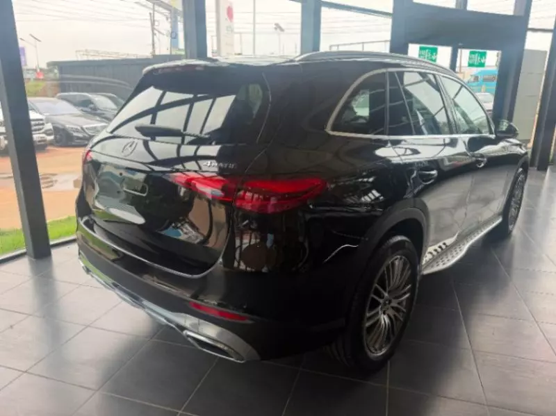 Mercedes-Benz GLC 200 - 2025
