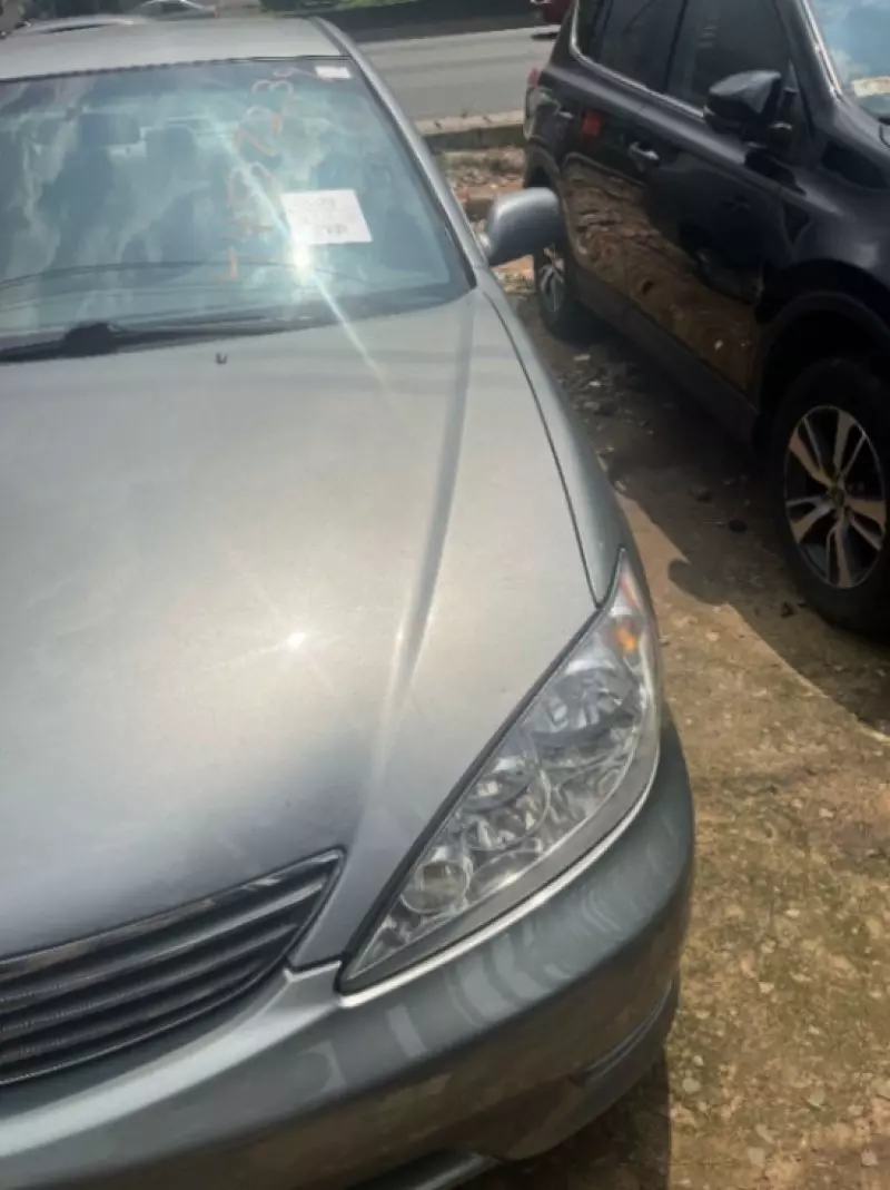 Toyota Camry - 2005