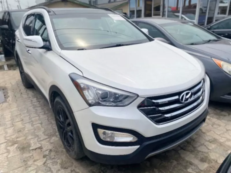 Hyundai Santa Fe   - 2014