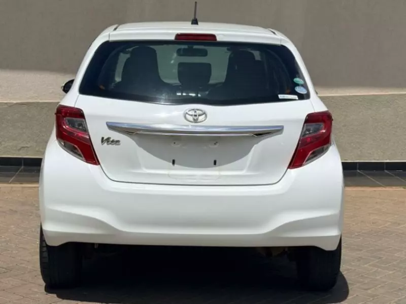 Toyota Vitz   - 2015