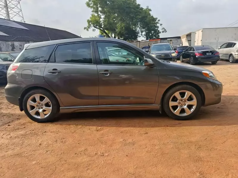 Toyota Matrix   - 2006