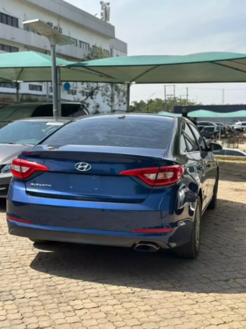 Hyundai Sonata   - 2015
