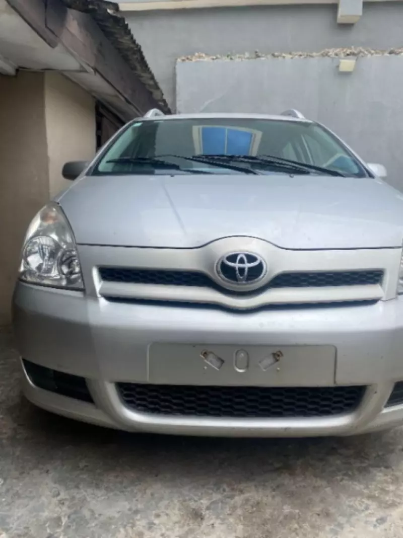 Toyota Corolla Verso   - 2006