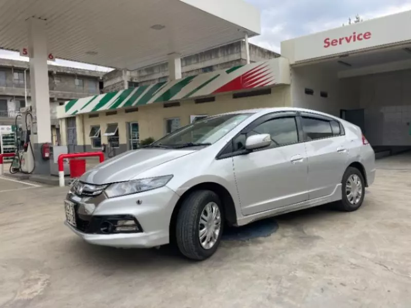Honda Insight   - 2013
