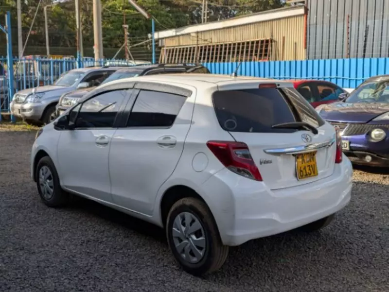 Toyota Vitz   - 2016
