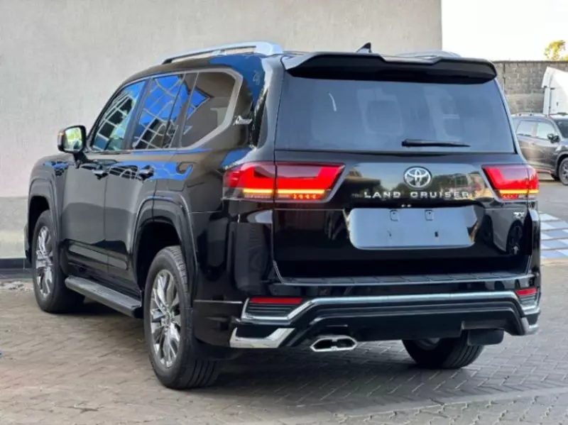 Toyota Landcruiser ZX   - 2023