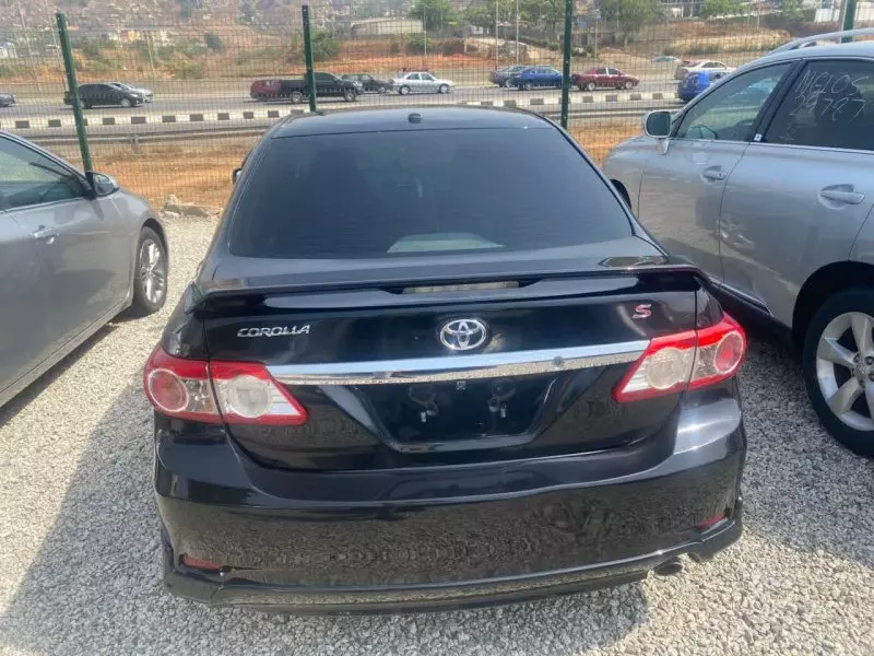 Toyota Corolla   - 2012