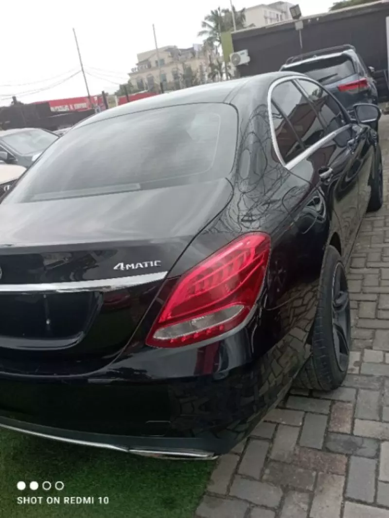 Mercedes-Benz C 300   - 2015