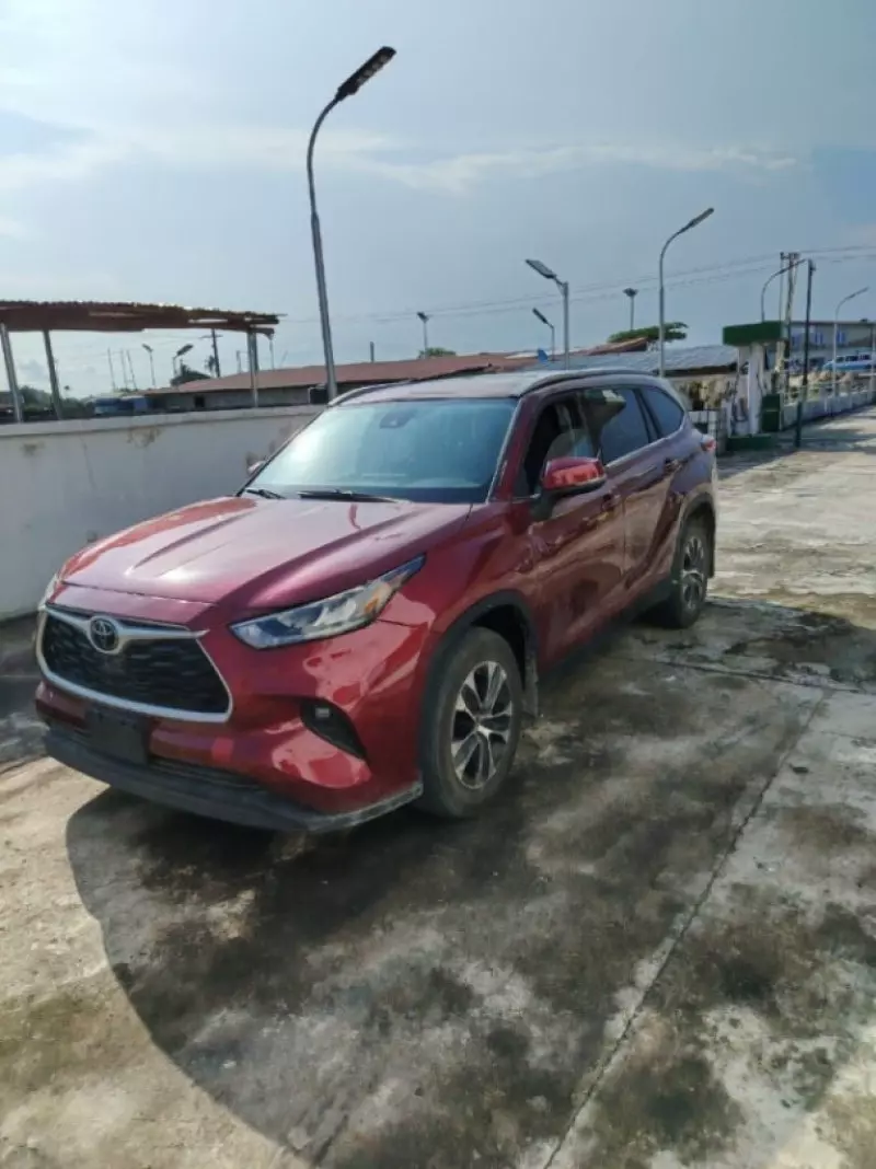 Toyota Highlander   - 2020