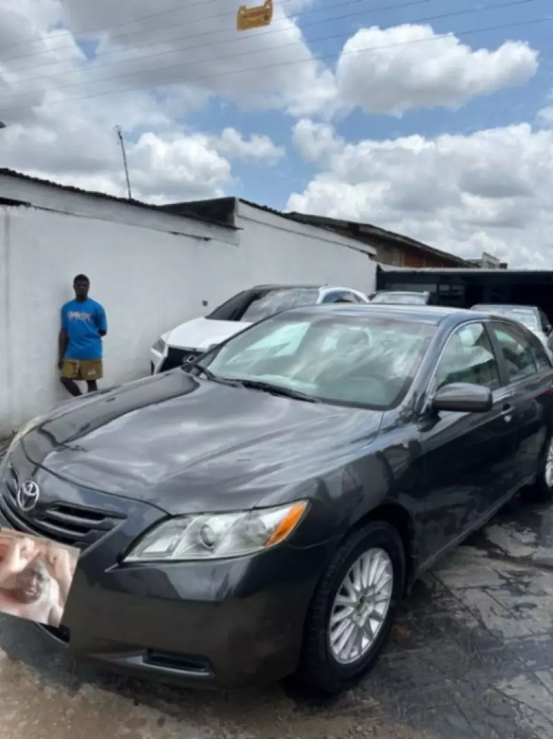TOYOTA Camry   - 2009