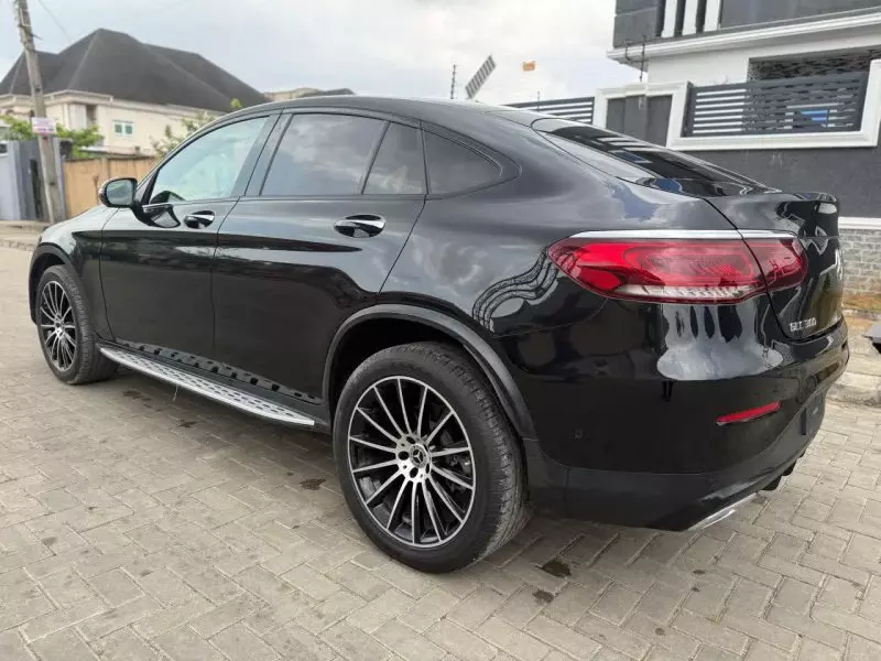 Mercedes-Benz GLC 300 - 2021