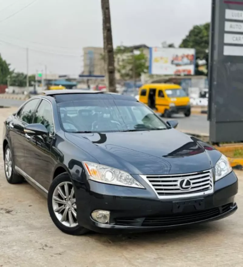 Lexus ES   - 2010