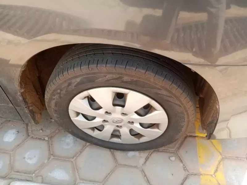 Toyota Noah   - 2012