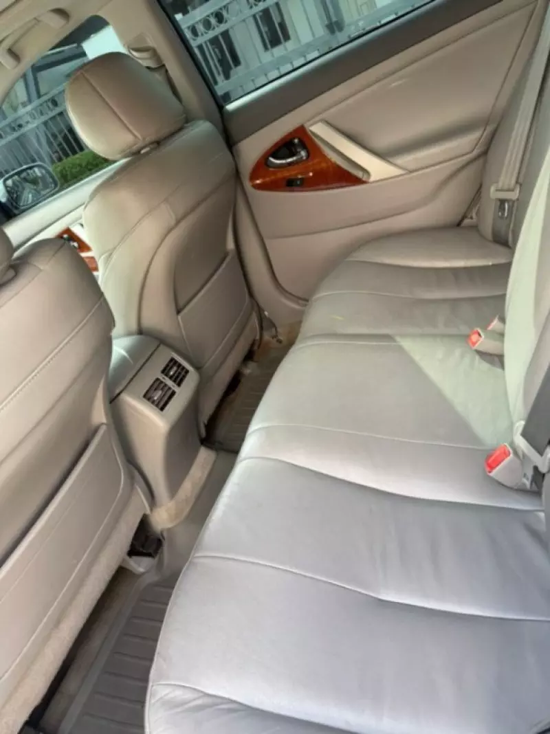Toyota Camry   - 2011