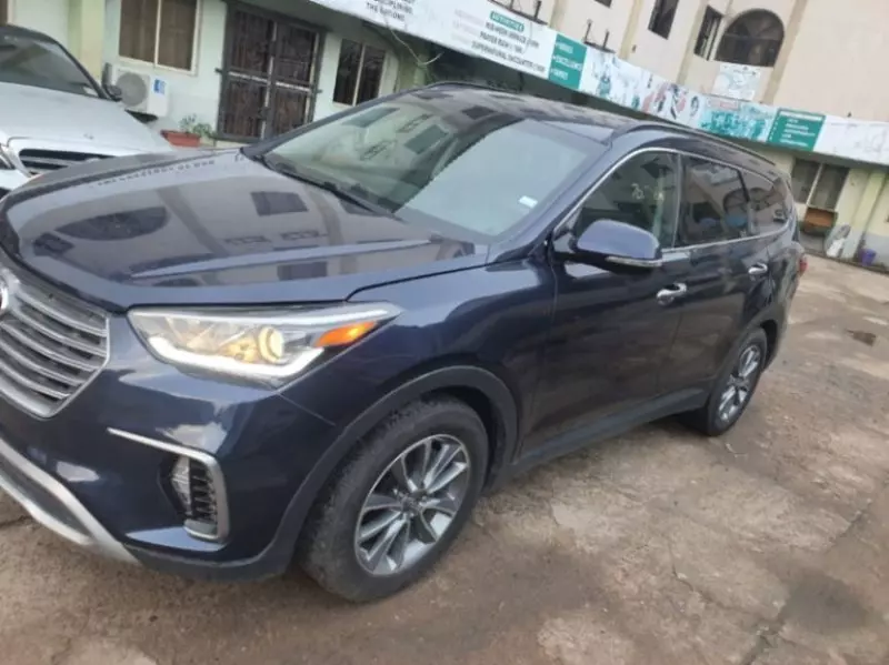 Hyundai Santa Fe   - 2017