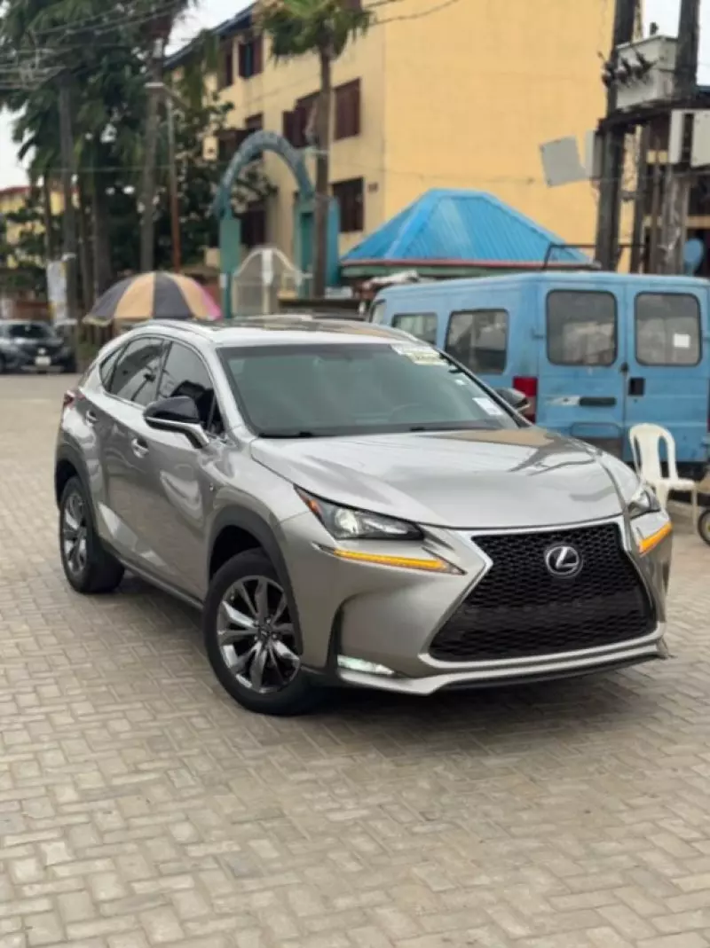 Lexus NX 200T   - 2017
