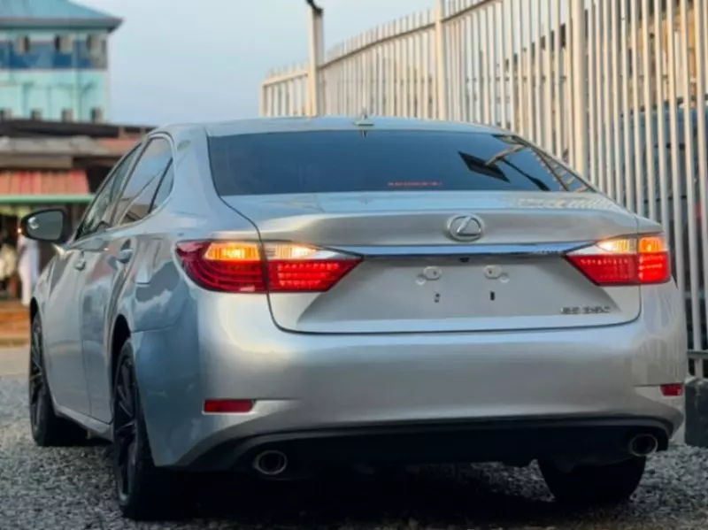 Lexus ES - 2013