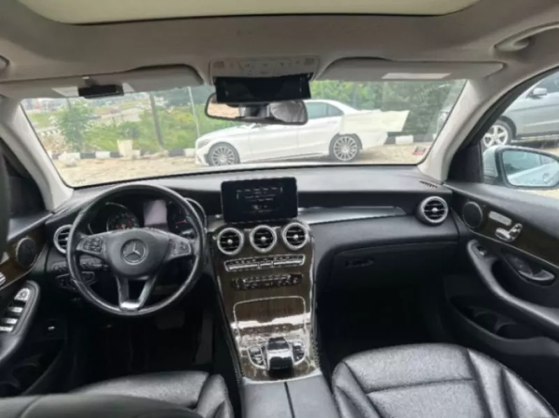 Mercedes-Benz GLC 300 - 2016