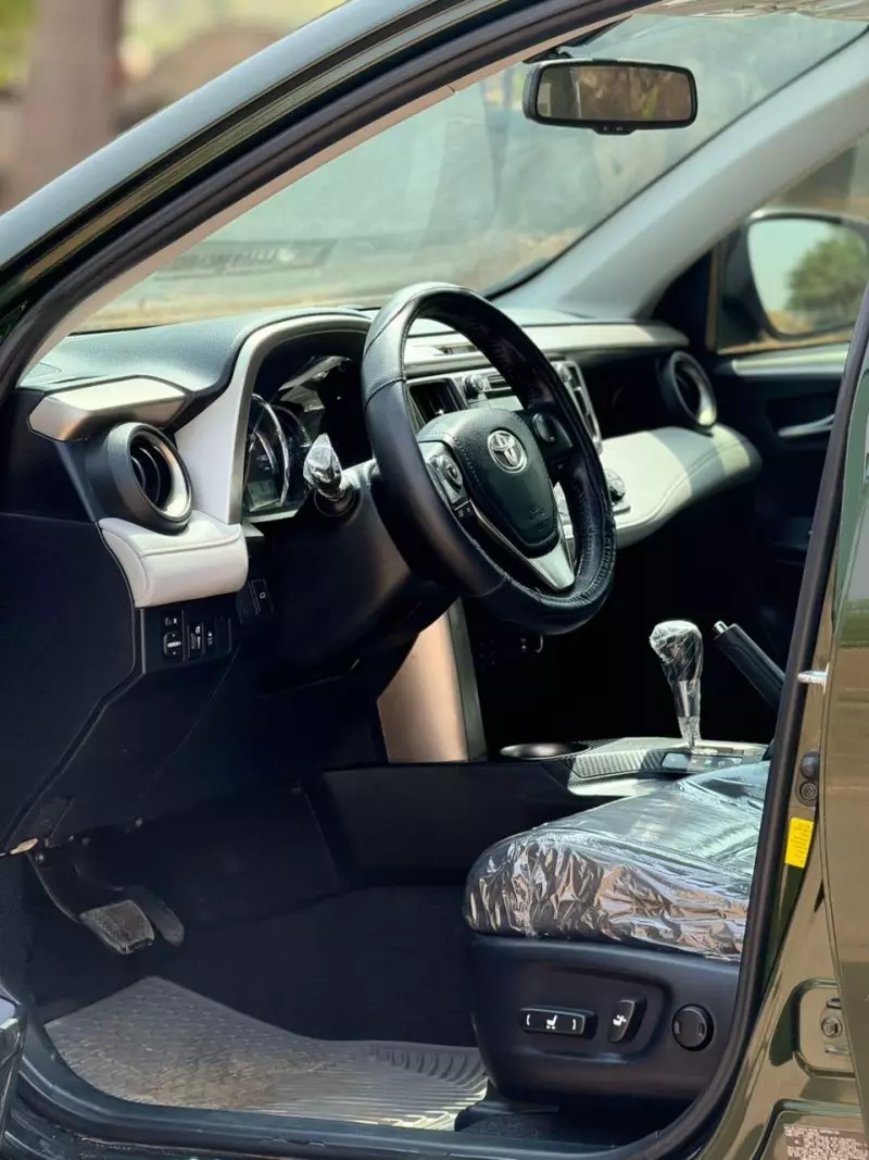 Toyota RAV4   - 2013
