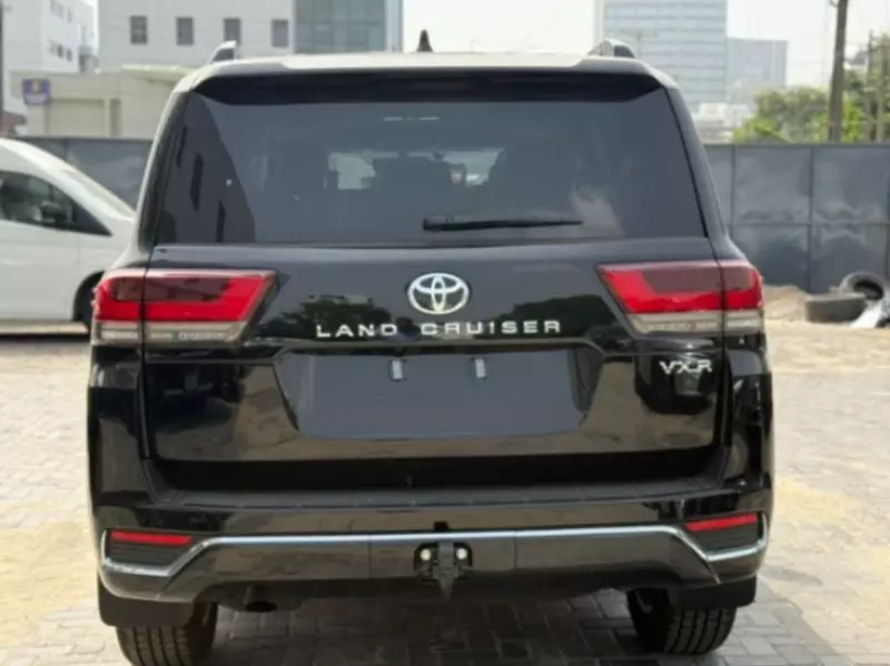 Toyota Land Cruiser   - 2025