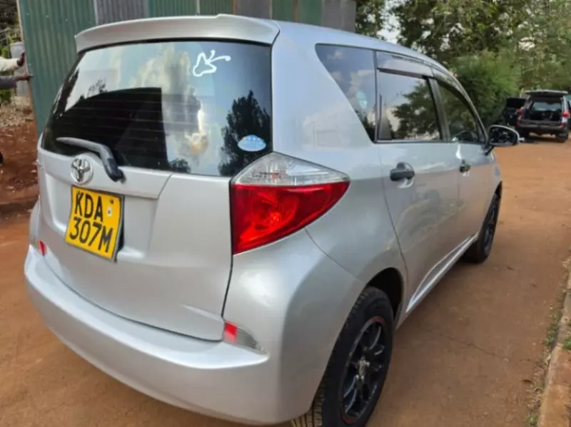 TOYOTA Ractis - 2013