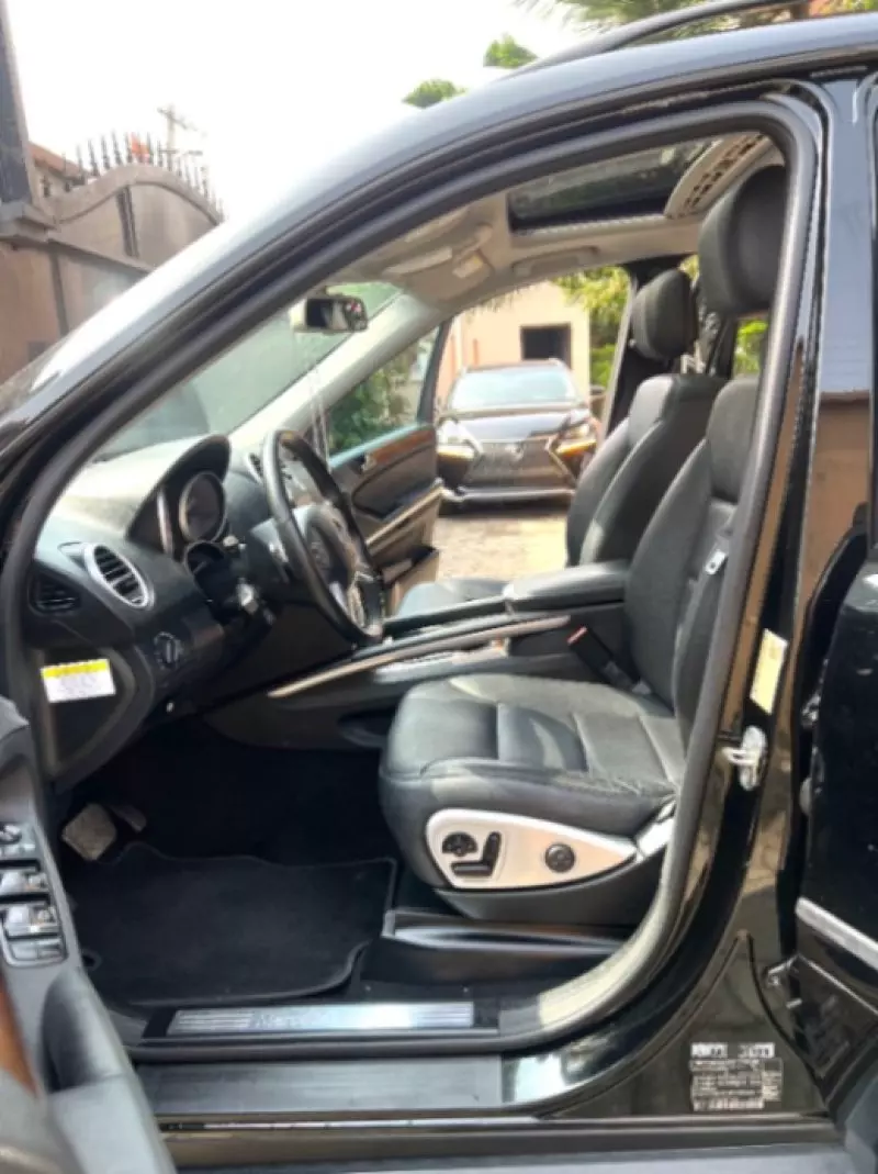 Mercedes-Benz M-Class   - 2011