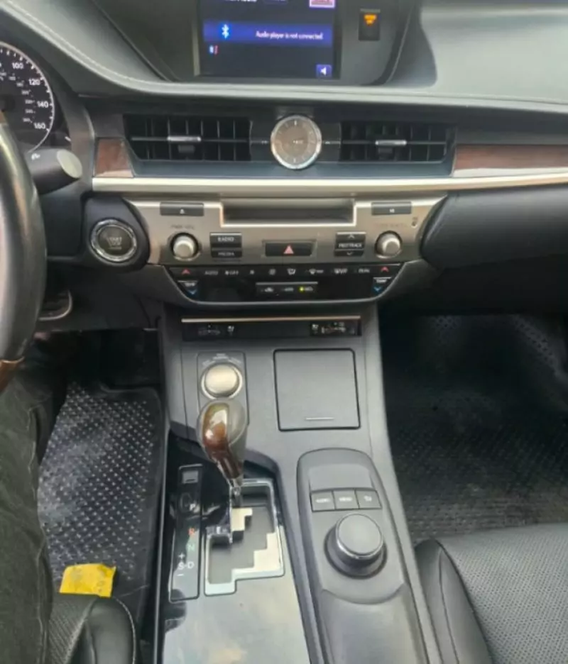 Lexus ES   - 2014