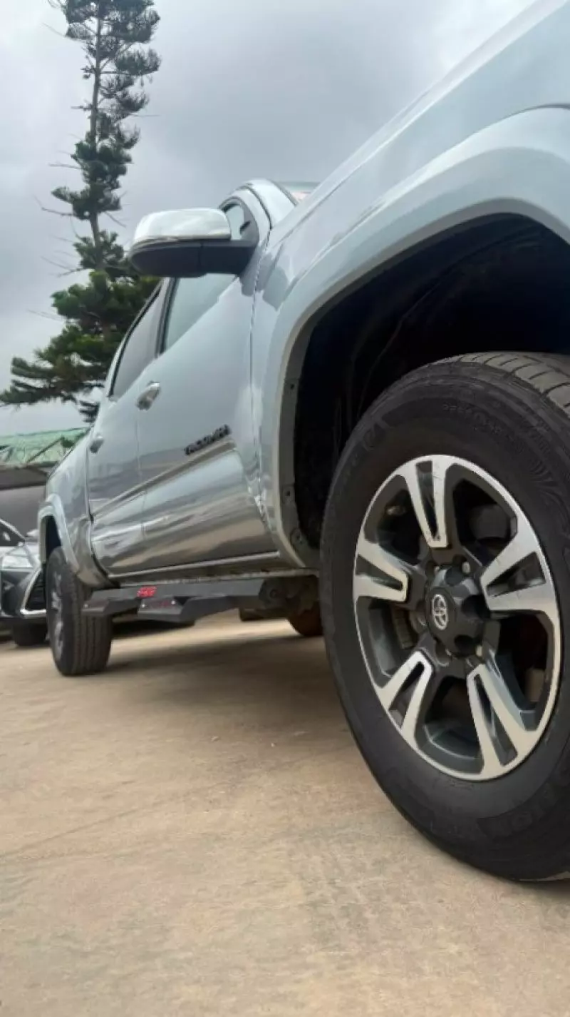 TOYOTA Tacoma   - 2020
