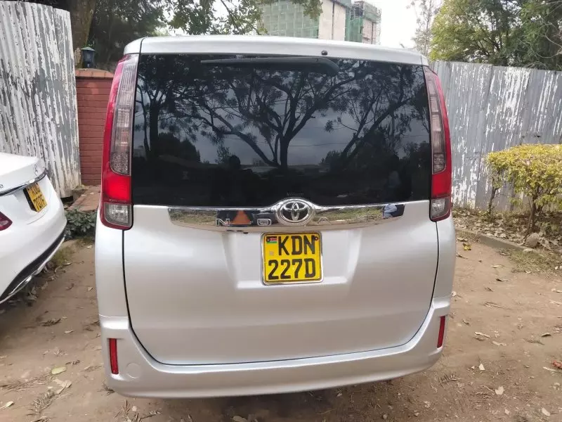 TOYOTA Noah   - 2016