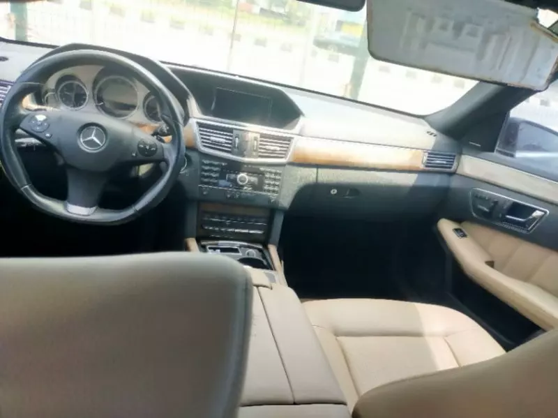 Mercedes-Benz E350   - 2010